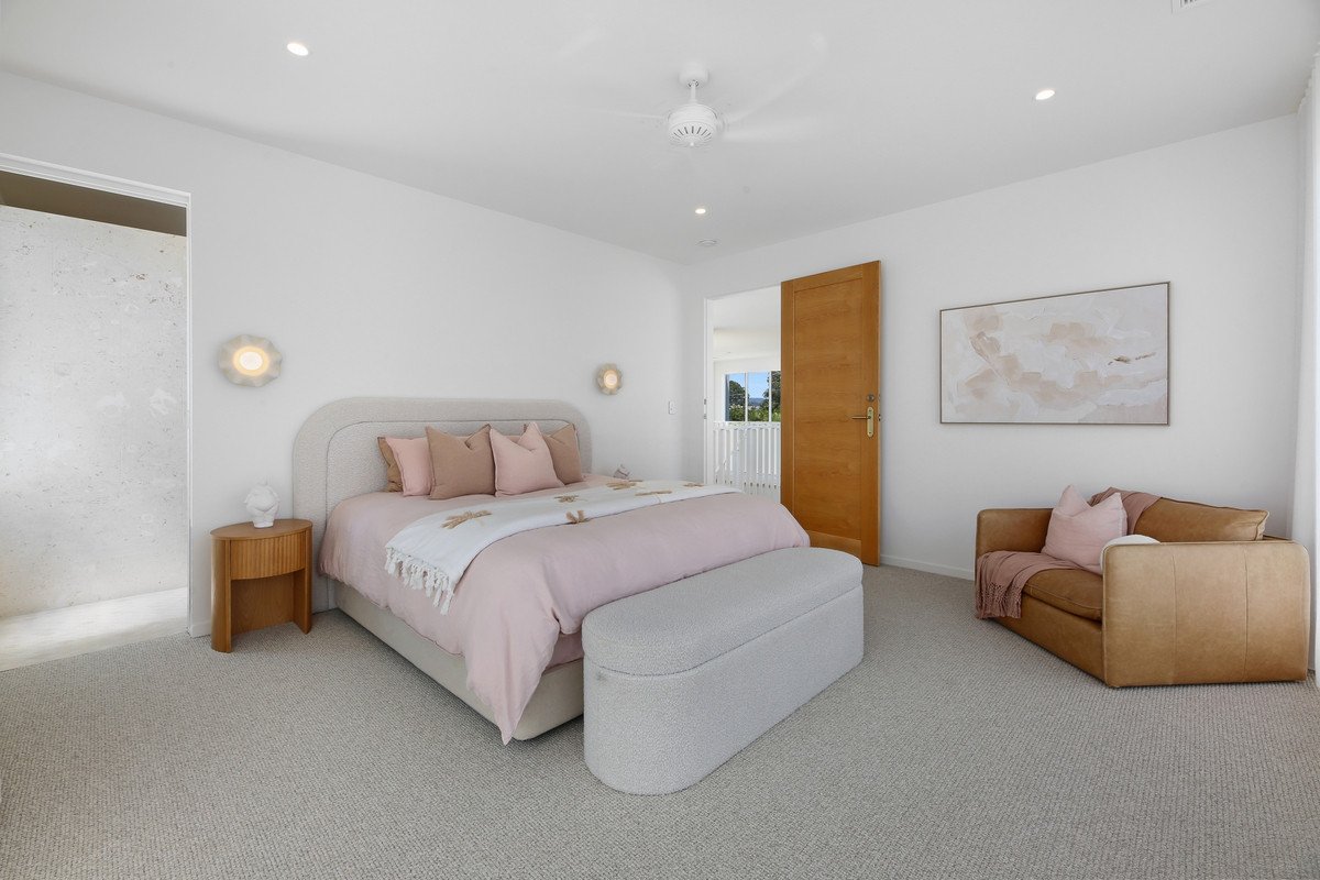 8 Curlew Crescent Burleigh Waters 24