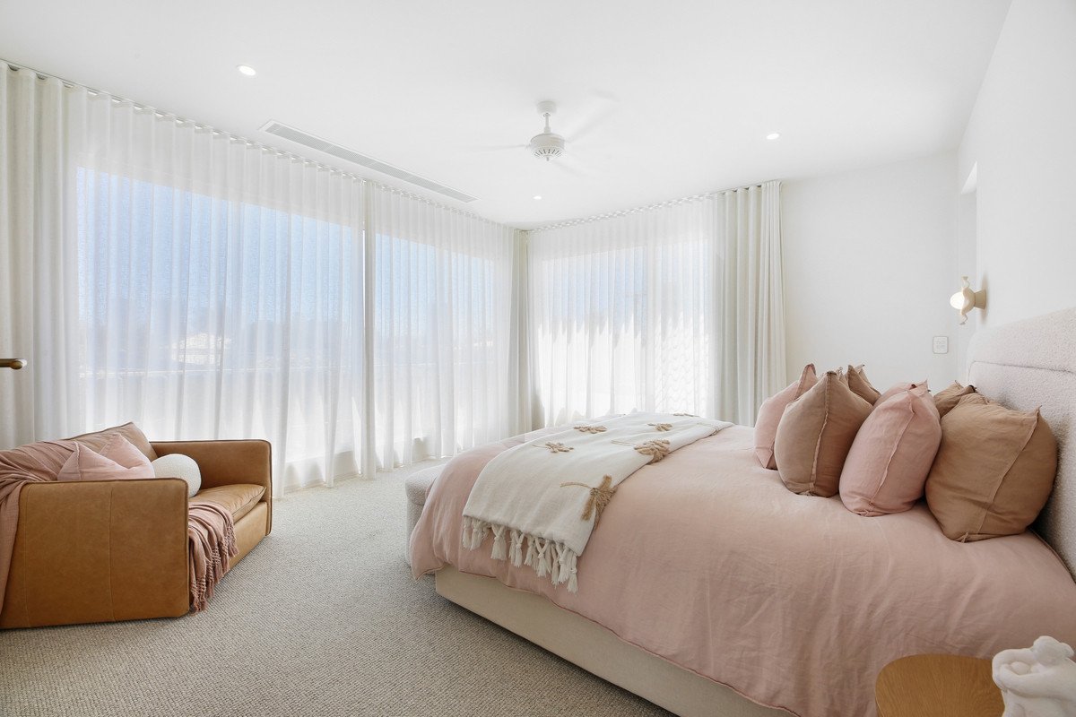 8 Curlew Crescent Burleigh Waters 25