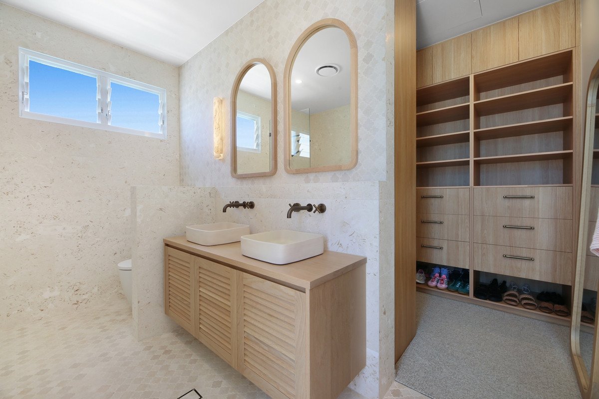 8 Curlew Crescent Burleigh Waters 26