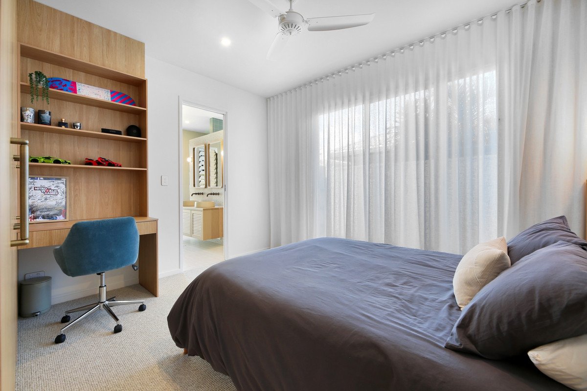 8 Curlew Crescent Burleigh Waters 28