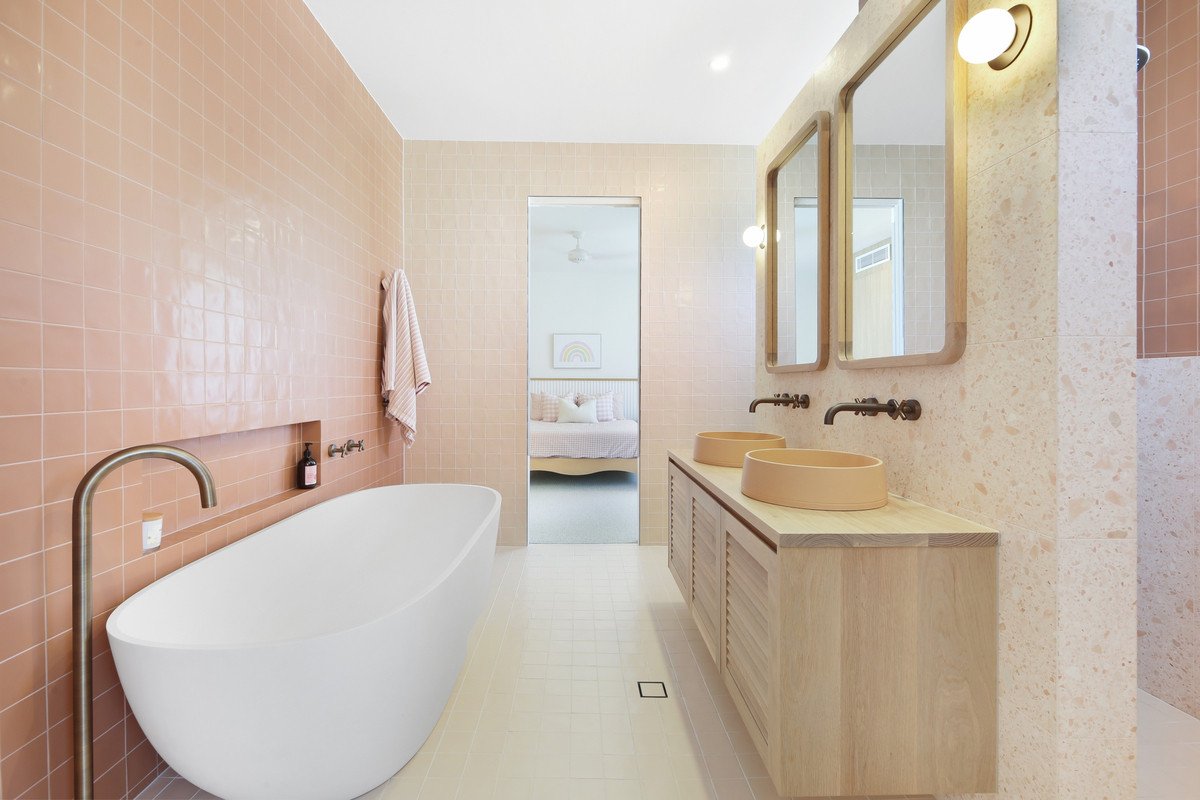 8 Curlew Crescent Burleigh Waters 32