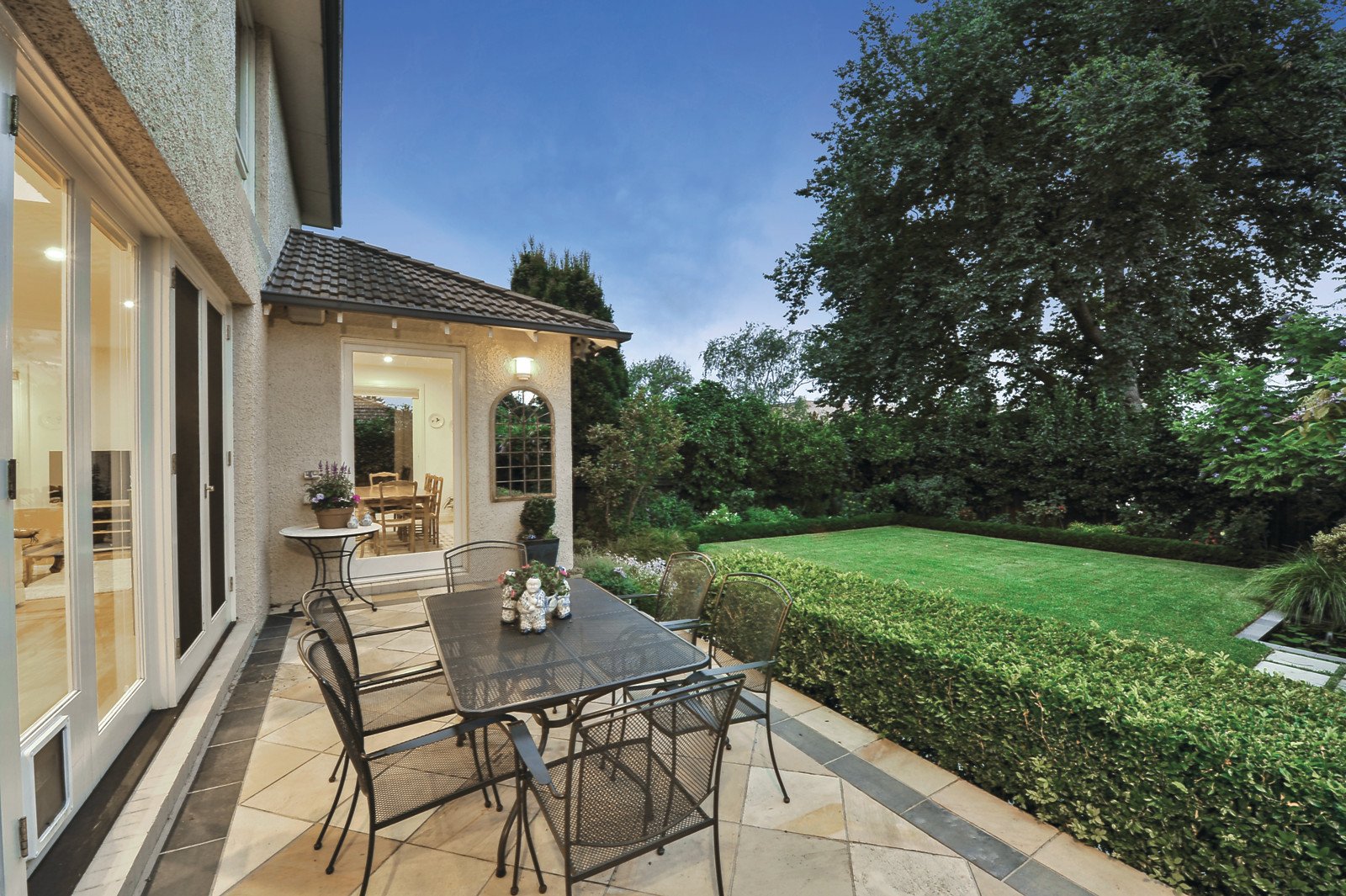 8 Currajong Avenue, Camberwell, VIC