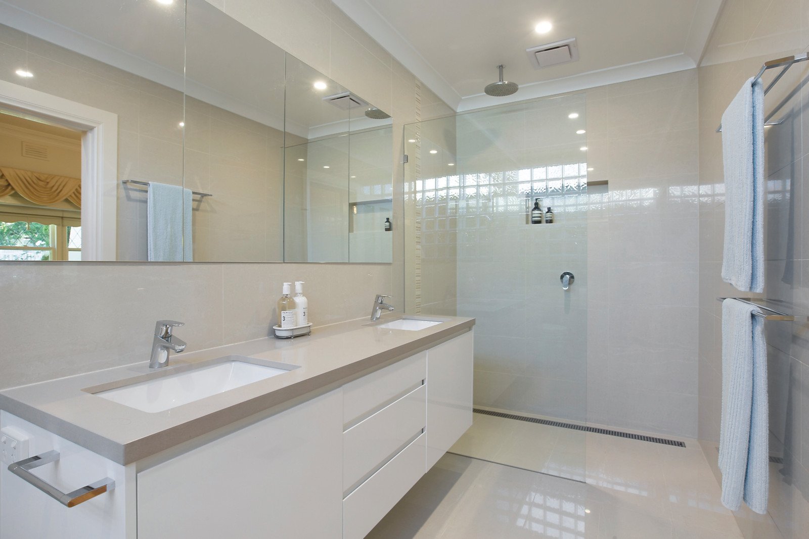 8 Currajong Avenue, Camberwell, VIC