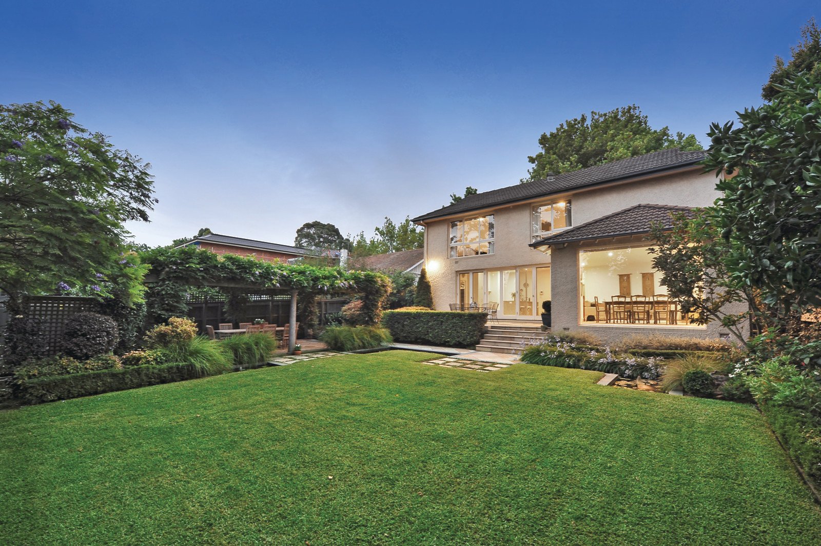 8 Currajong Avenue, Camberwell, VIC