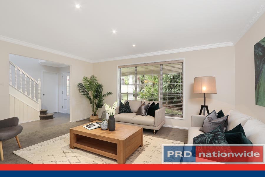 8 Currawang Place COMO 2