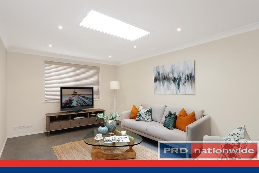 8 Currawang Place COMO 9