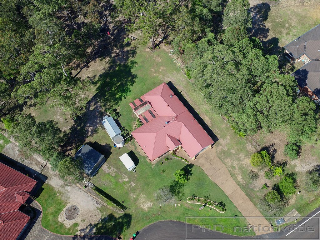 8 Currawong Close THORNTON 1