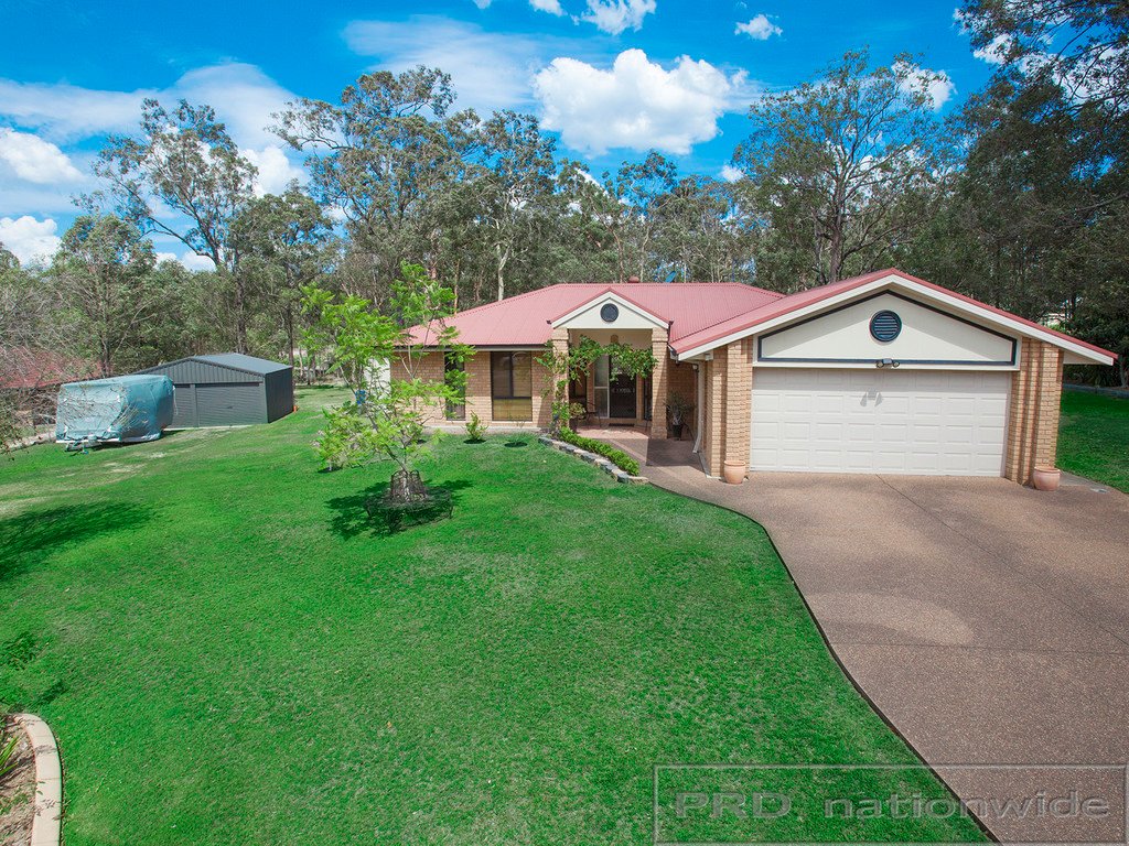8 Currawong Close THORNTON 2