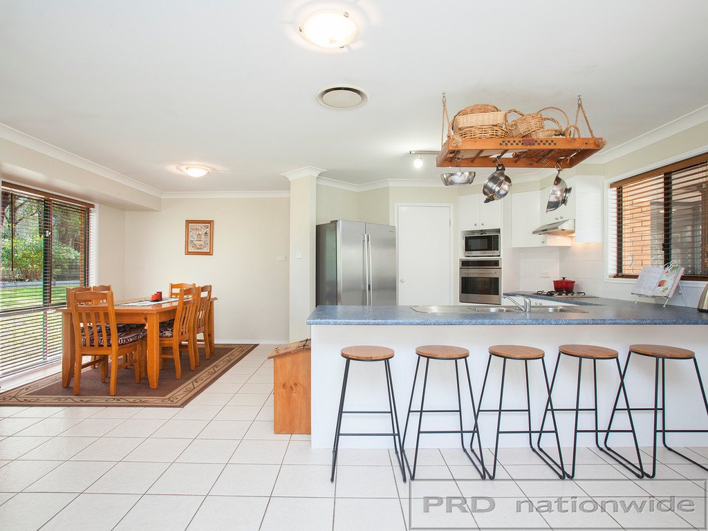 8 Currawong Close THORNTON 10