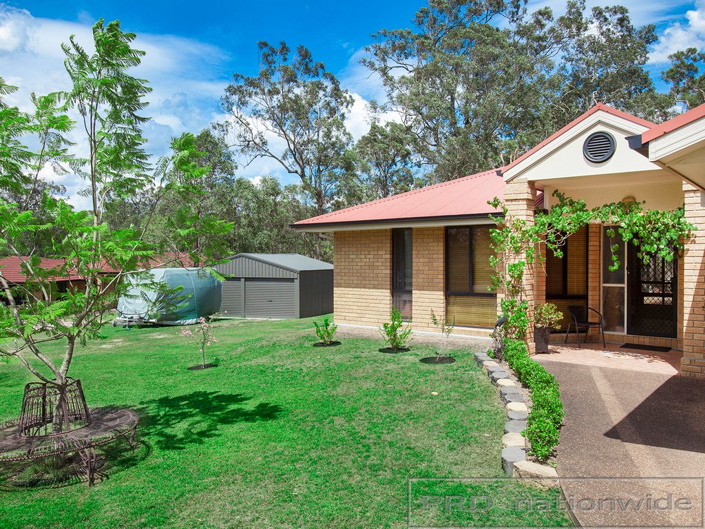 8 Currawong Close THORNTON 24