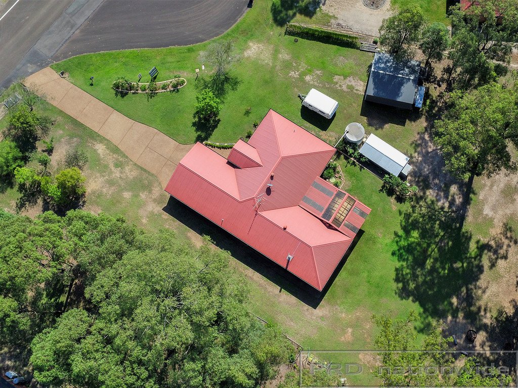 8 Currawong Close THORNTON 25