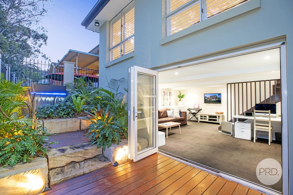 8 Currawong Crescent LEONAY 2