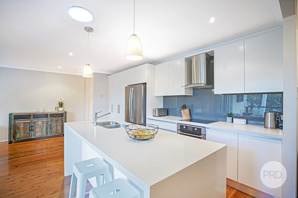 8 Currawong Crescent LEONAY 11