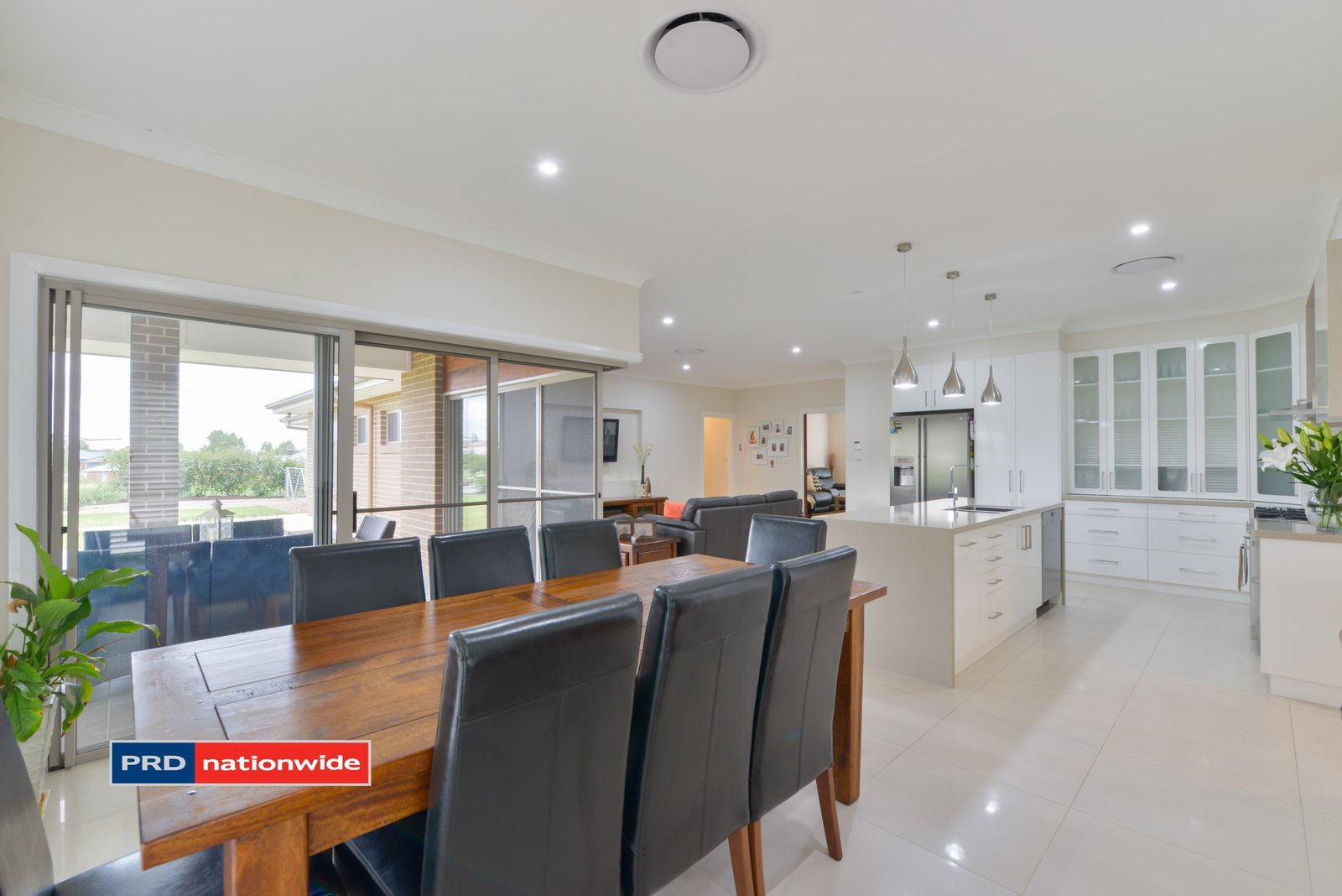 8 Daintree Circuit TAMWORTH 11