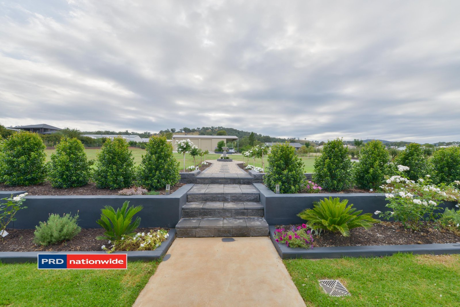 8 Daintree Circuit TAMWORTH 17