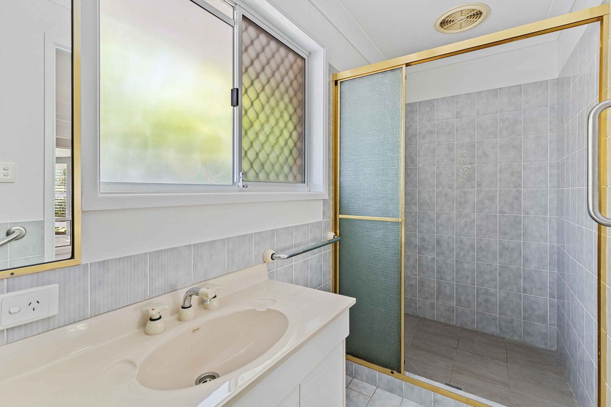 8 Damson Place Elanora 7