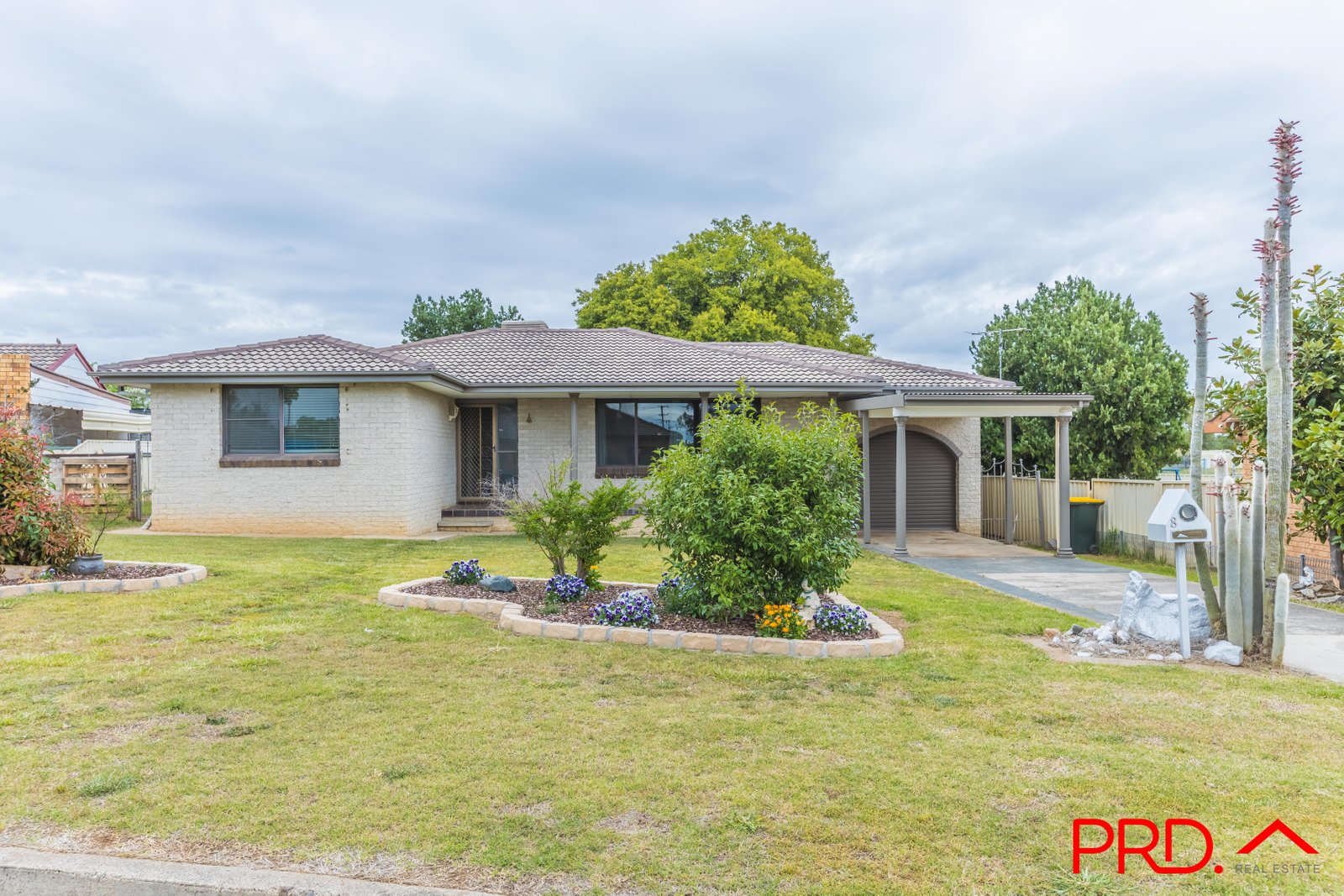 8 Dandaloo Street TAMWORTH 1