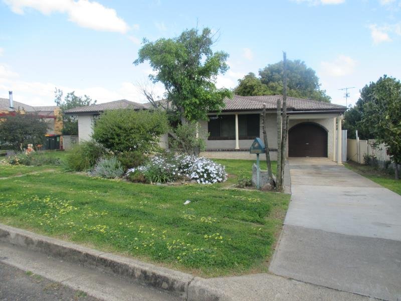 8 Dandaloo Street TAMWORTH 19