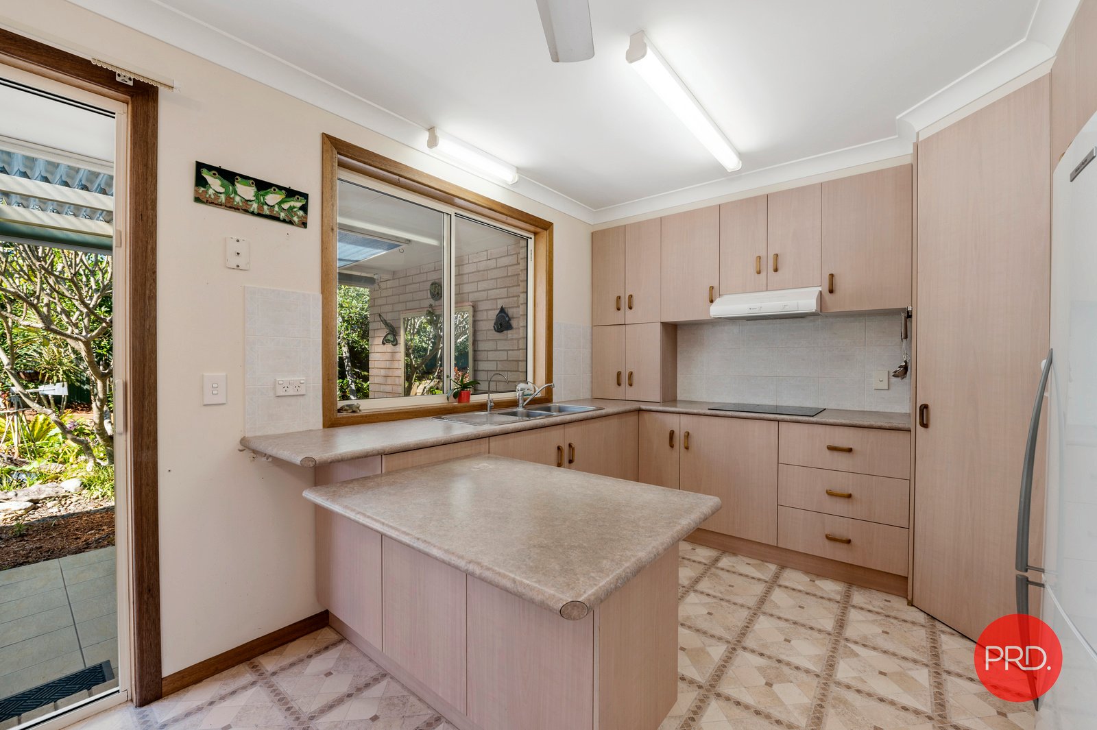 8 Daniel Court BONVILLE 2