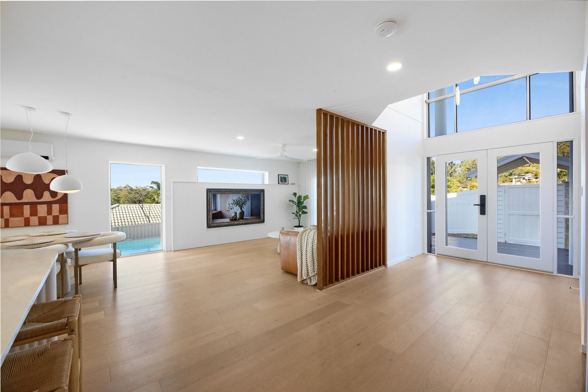 8 Dapples Court Burleigh Heads 3