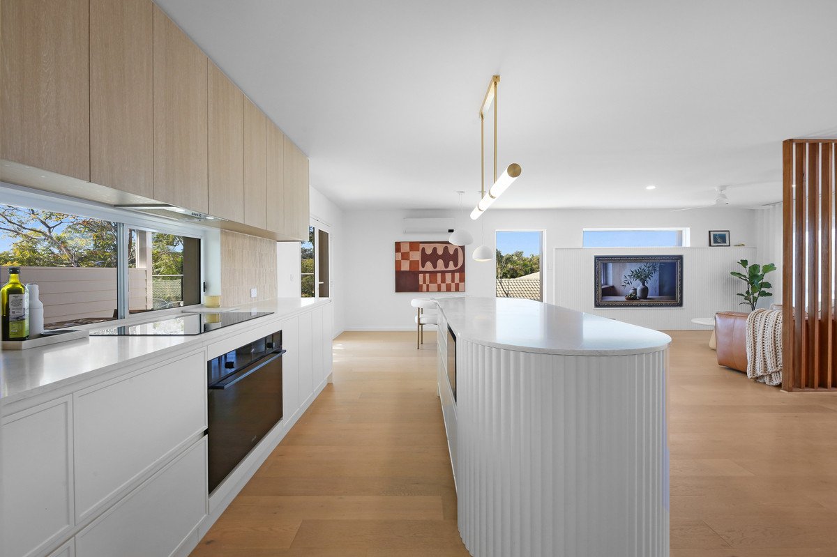 8 Dapples Court Burleigh Heads 5
