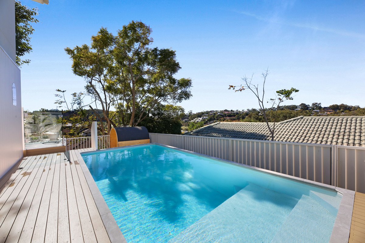 8 Dapples Court Burleigh Heads 11