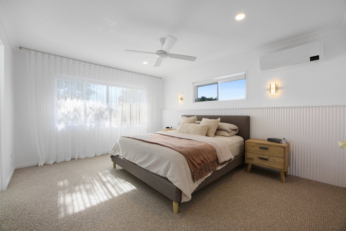 8 Dapples Court Burleigh Heads 17