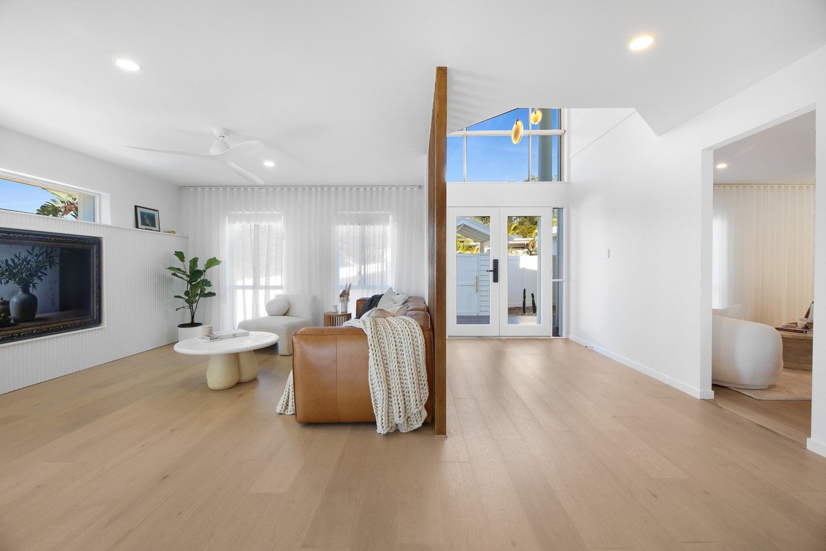 8 Dapples Court Burleigh Heads 24