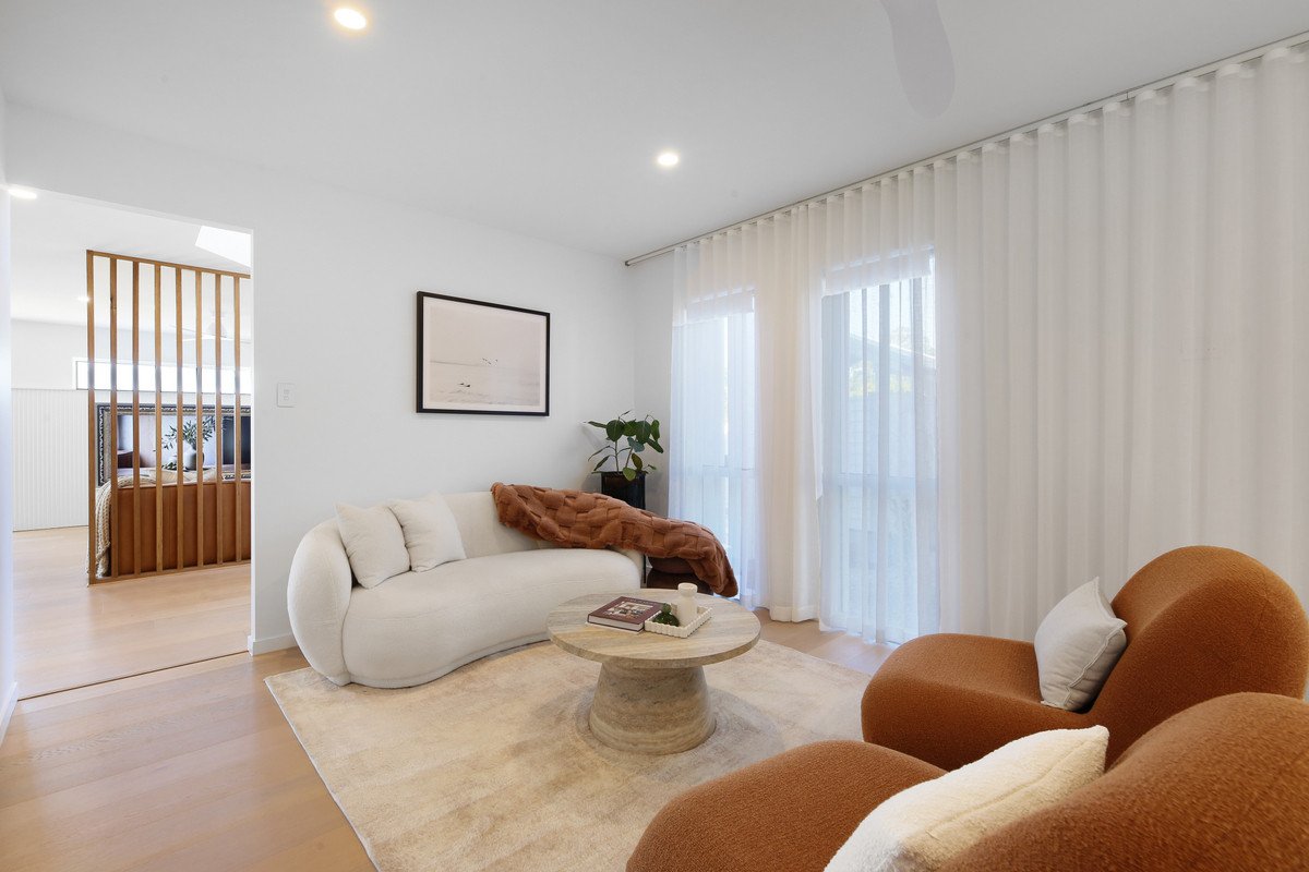 8 Dapples Court Burleigh Heads 25