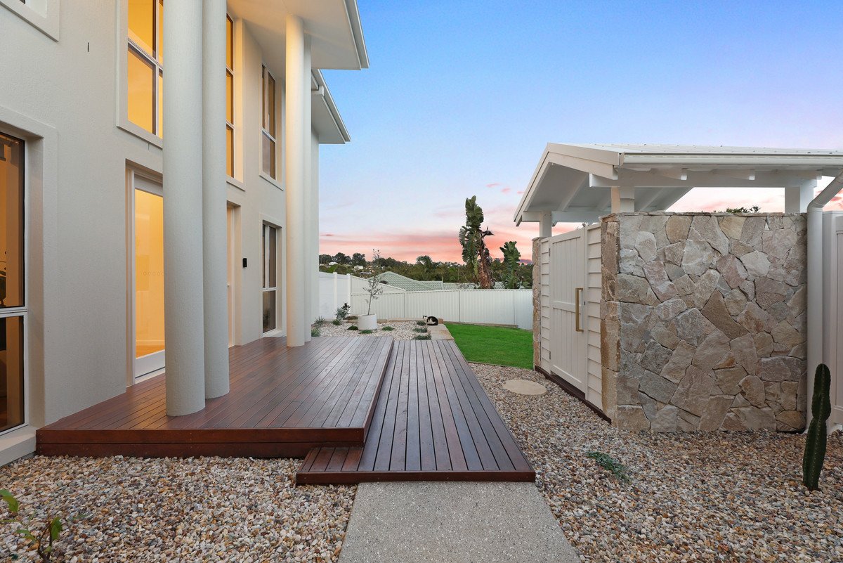 8 Dapples Court Burleigh Heads 31