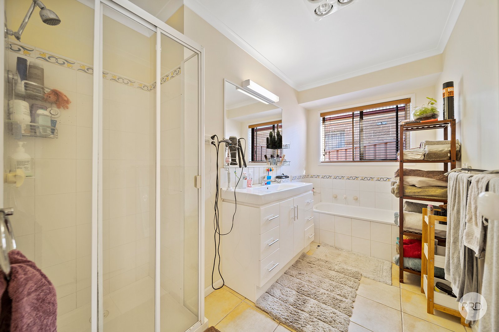 8 Davey Close FLORA HILL 7