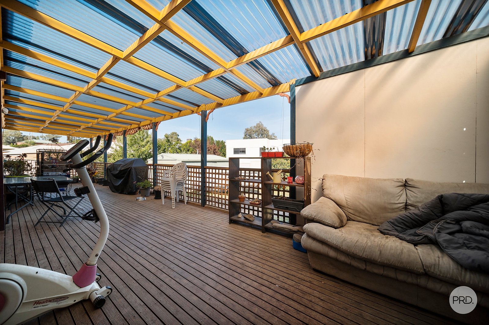 8 Davey Close FLORA HILL 8