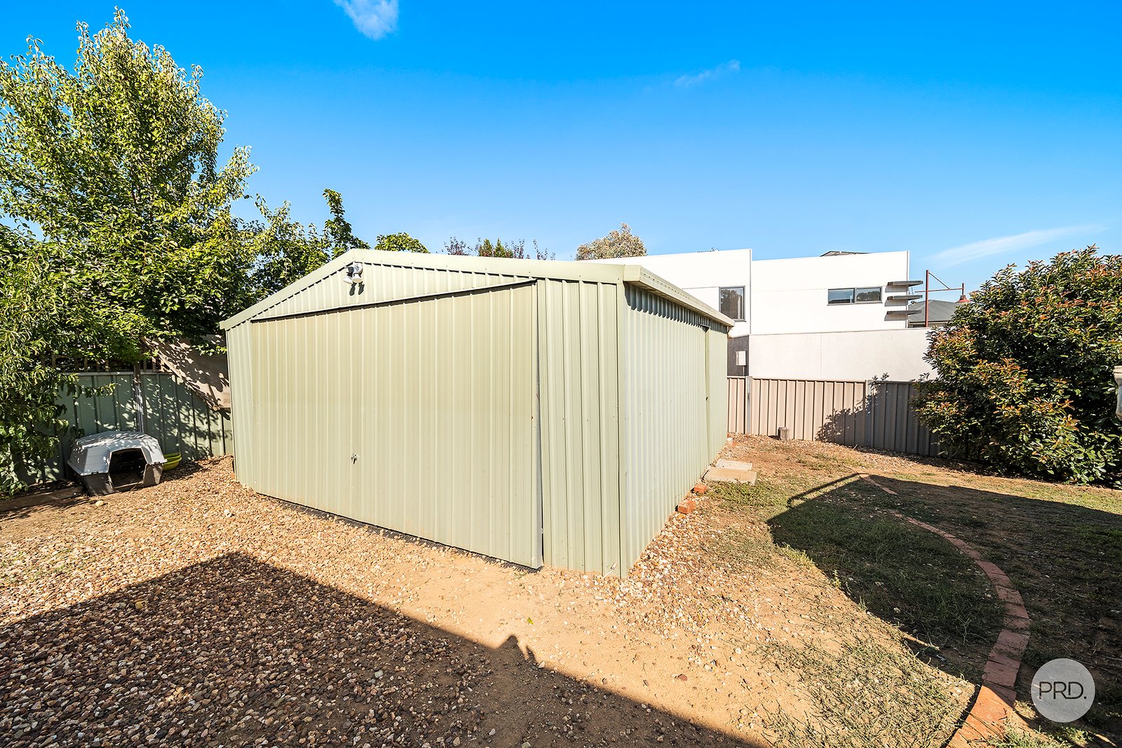 8 Davey Close FLORA HILL 10