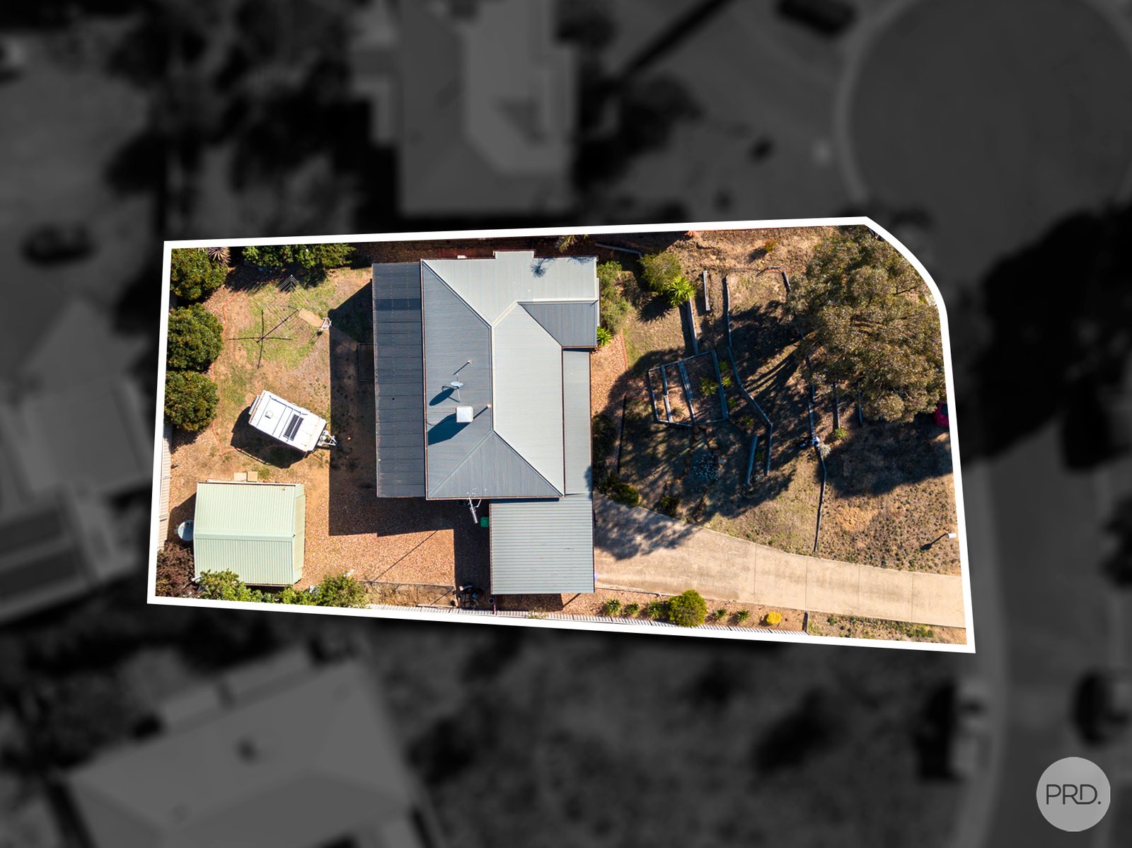 8 Davey Close FLORA HILL 11