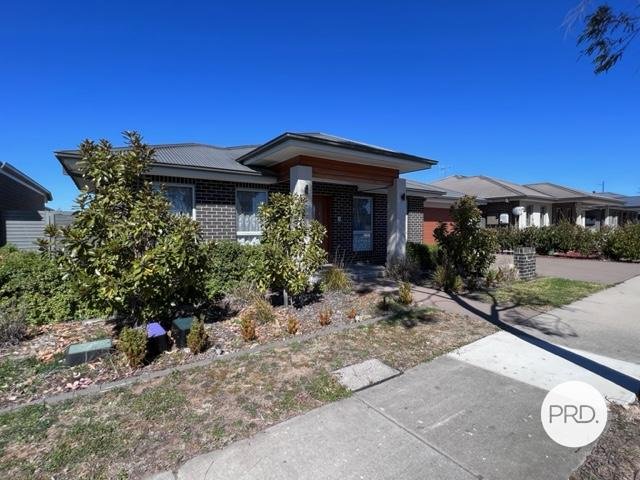8 David Street GOOGONG 11