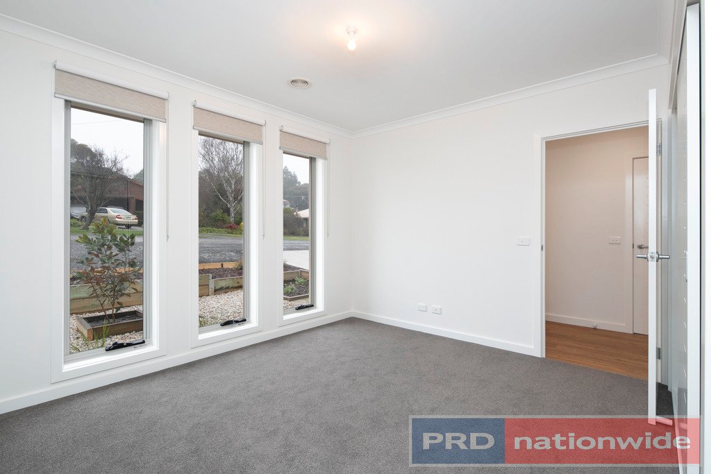 8 Davis Street CRESWICK 2