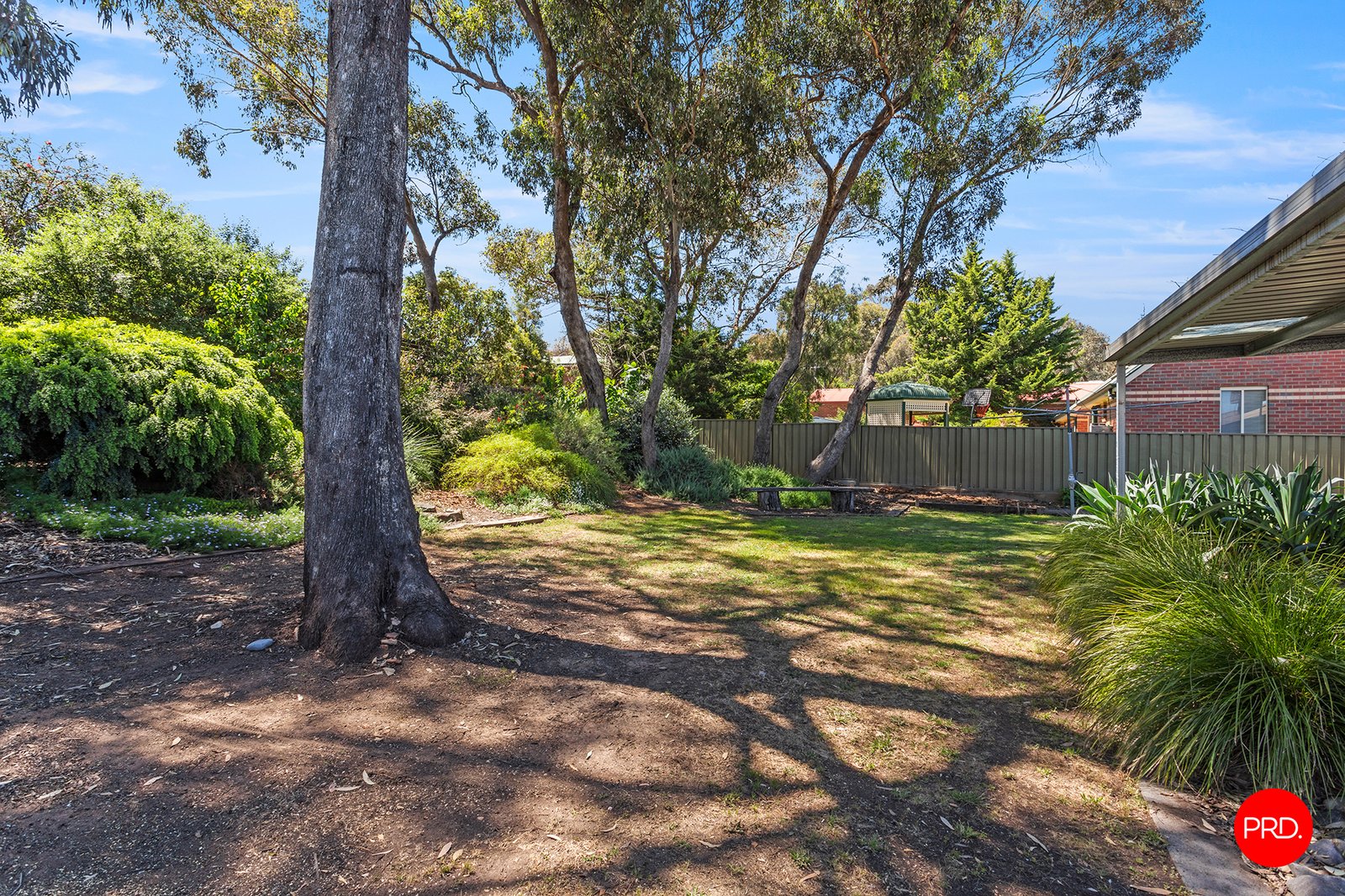 8 Deakin Drive FLORA HILL 14