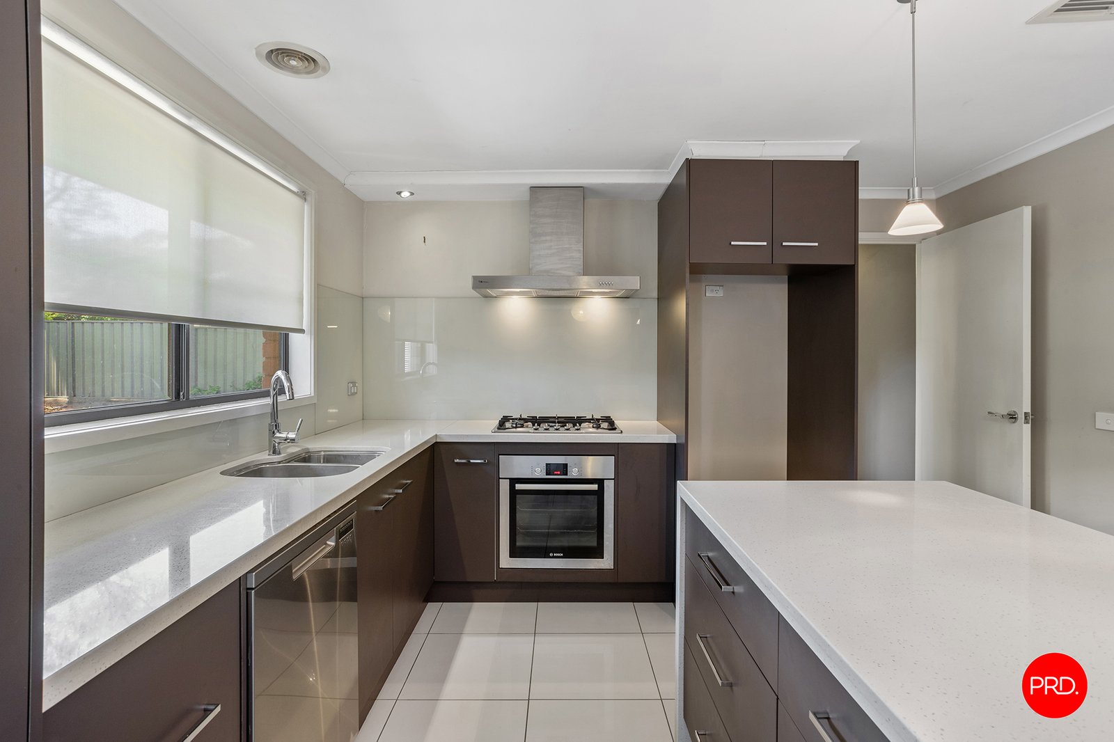 8 Deakin Drive FLORA HILL 4