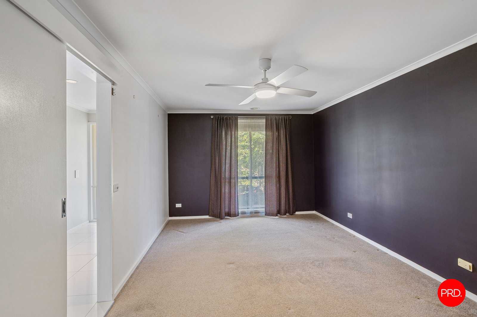 8 Deakin Drive FLORA HILL 7