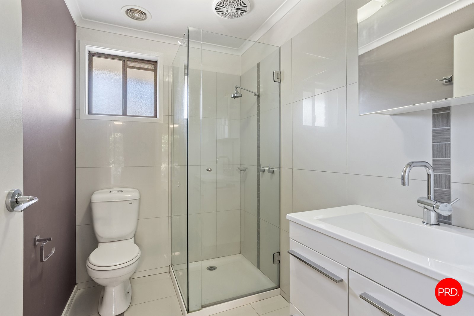 8 Deakin Drive FLORA HILL 8