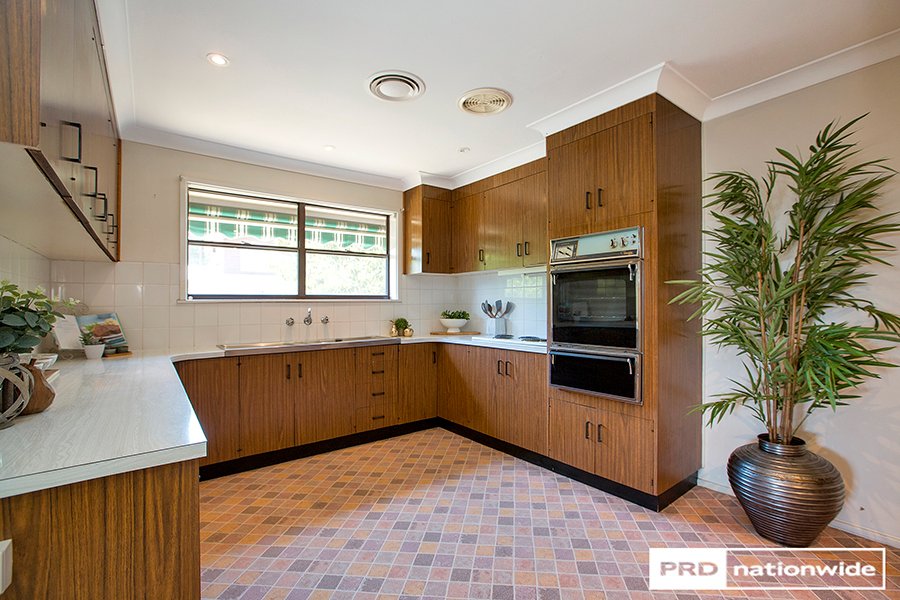 8 Dekalb Street TAMWORTH 6
