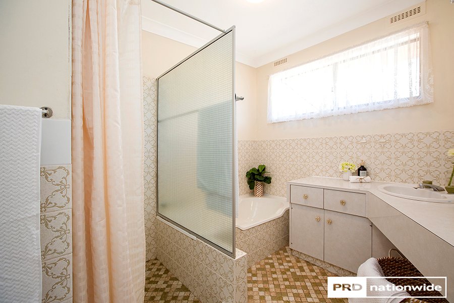 8 Dekalb Street TAMWORTH 8