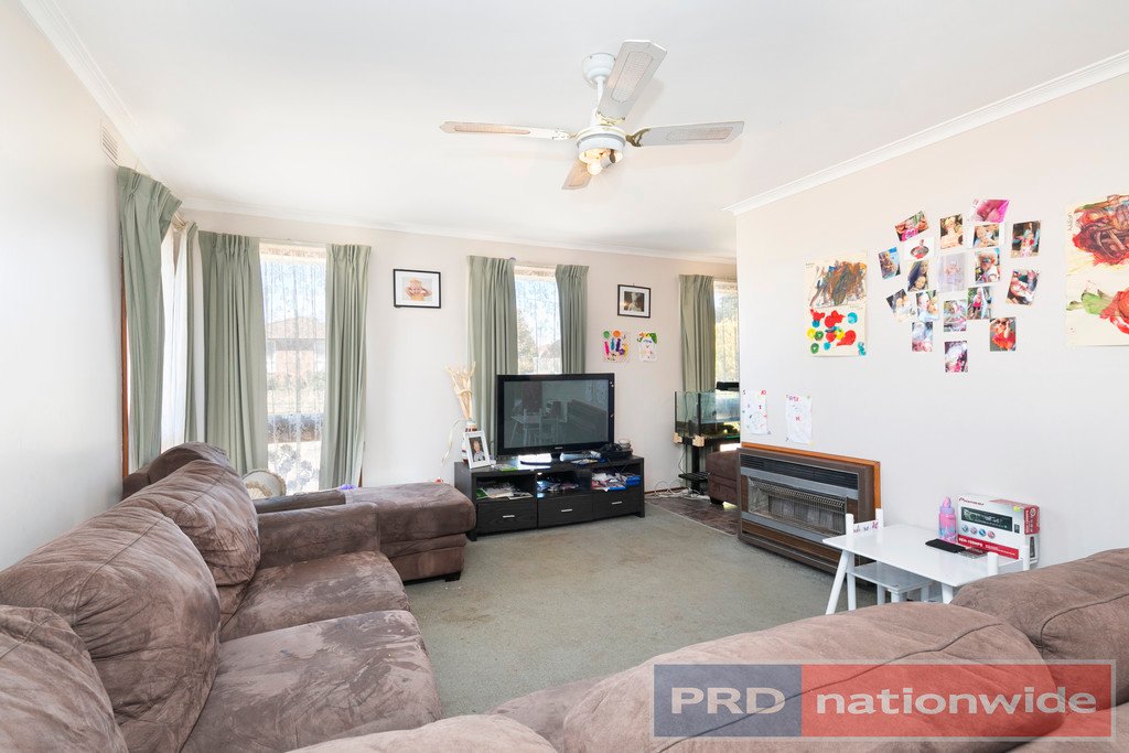 8 Dermot Street WENDOUREE 3