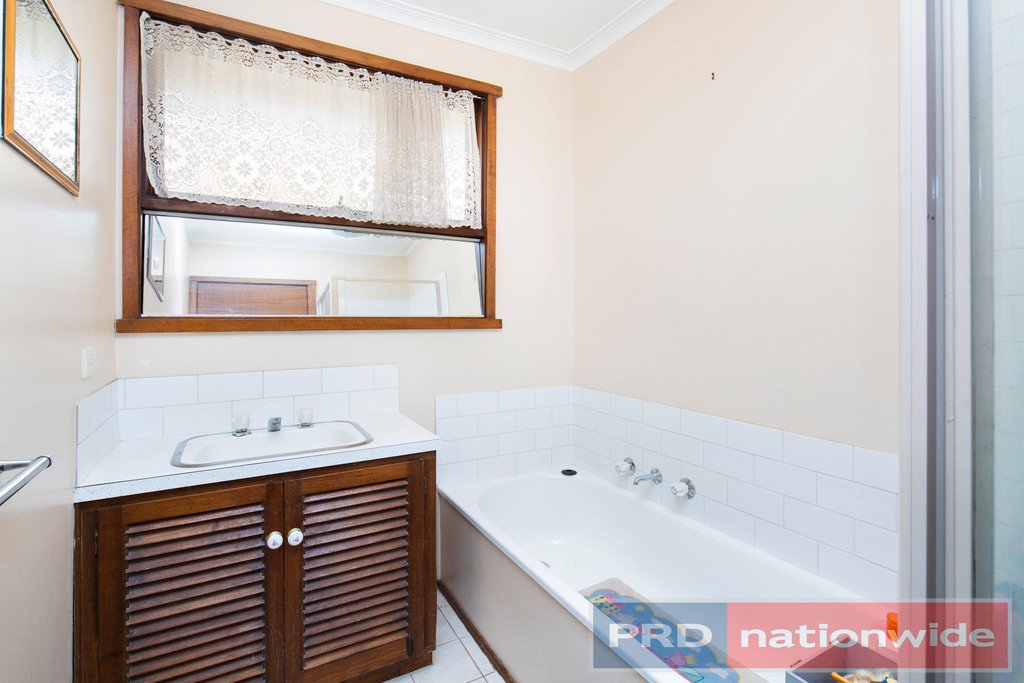 8 Dermot Street WENDOUREE 4