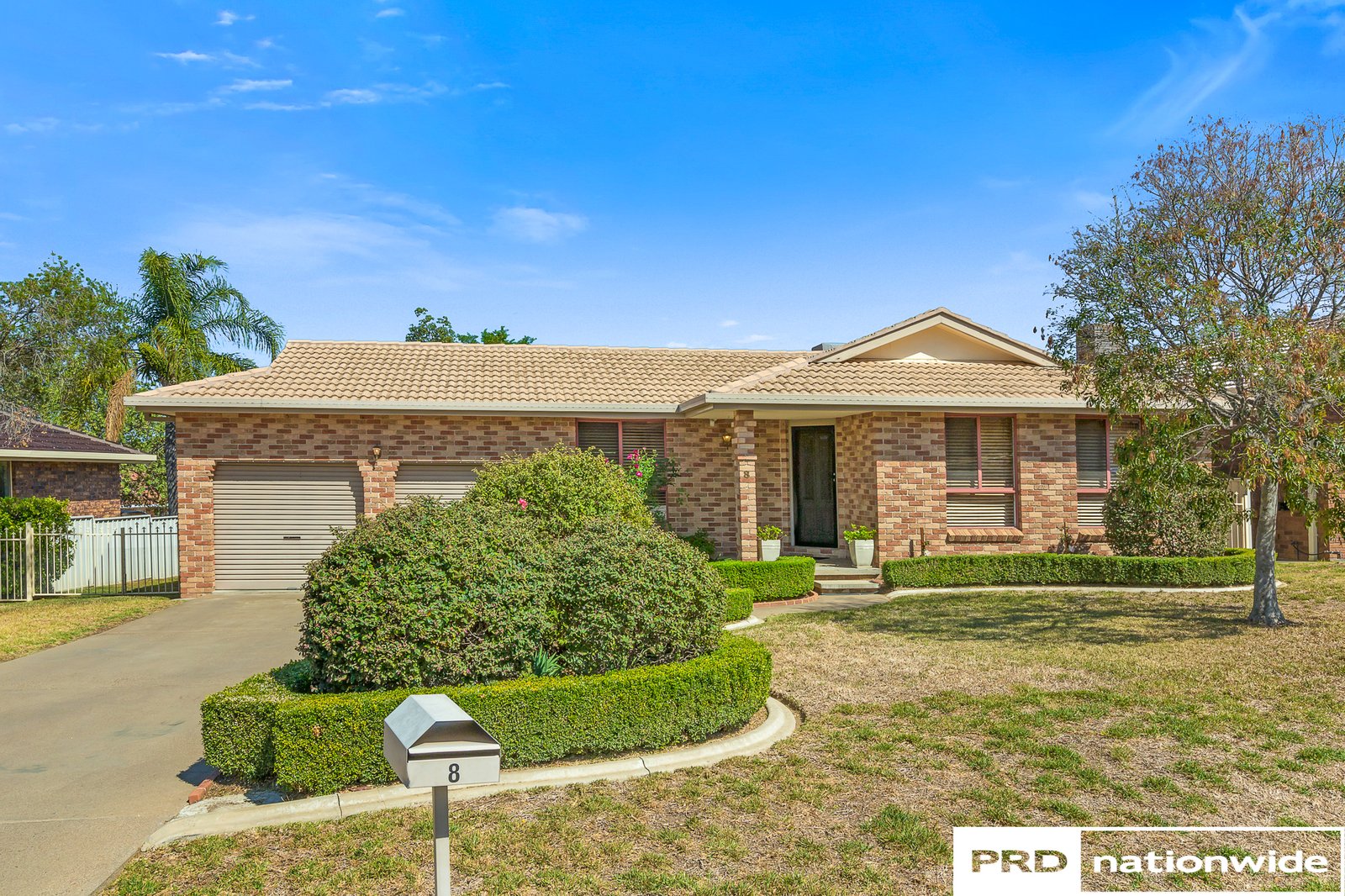 8 Dibar Drive TAMWORTH 1