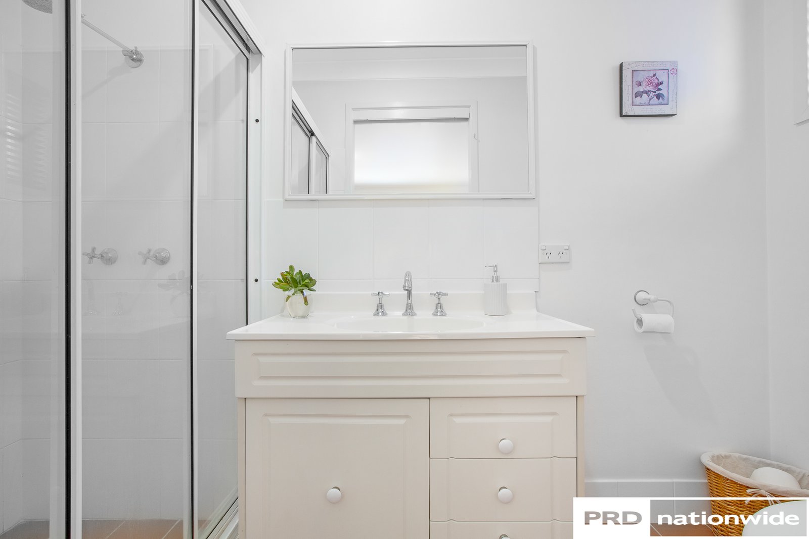 8 Dibar Drive TAMWORTH 7