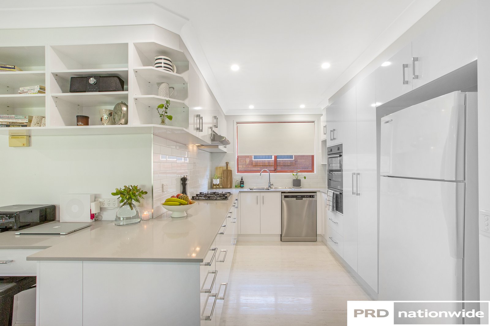 8 Dibar Drive TAMWORTH 9