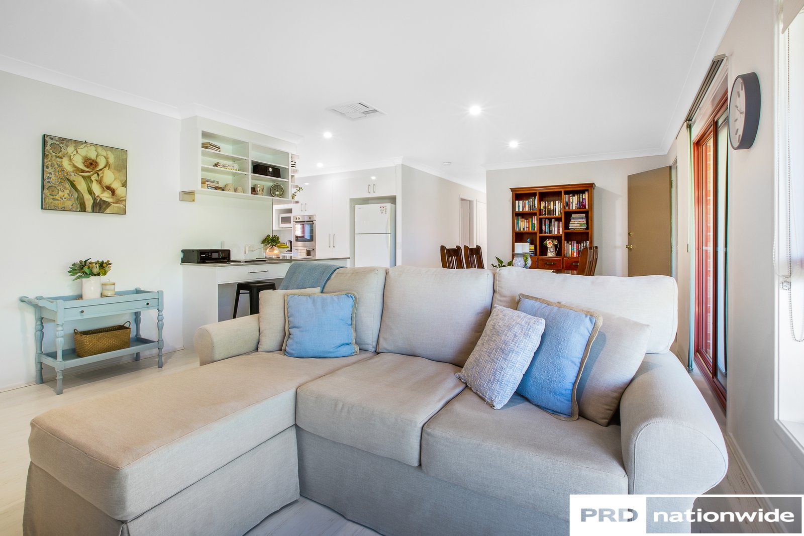 8 Dibar Drive TAMWORTH 15