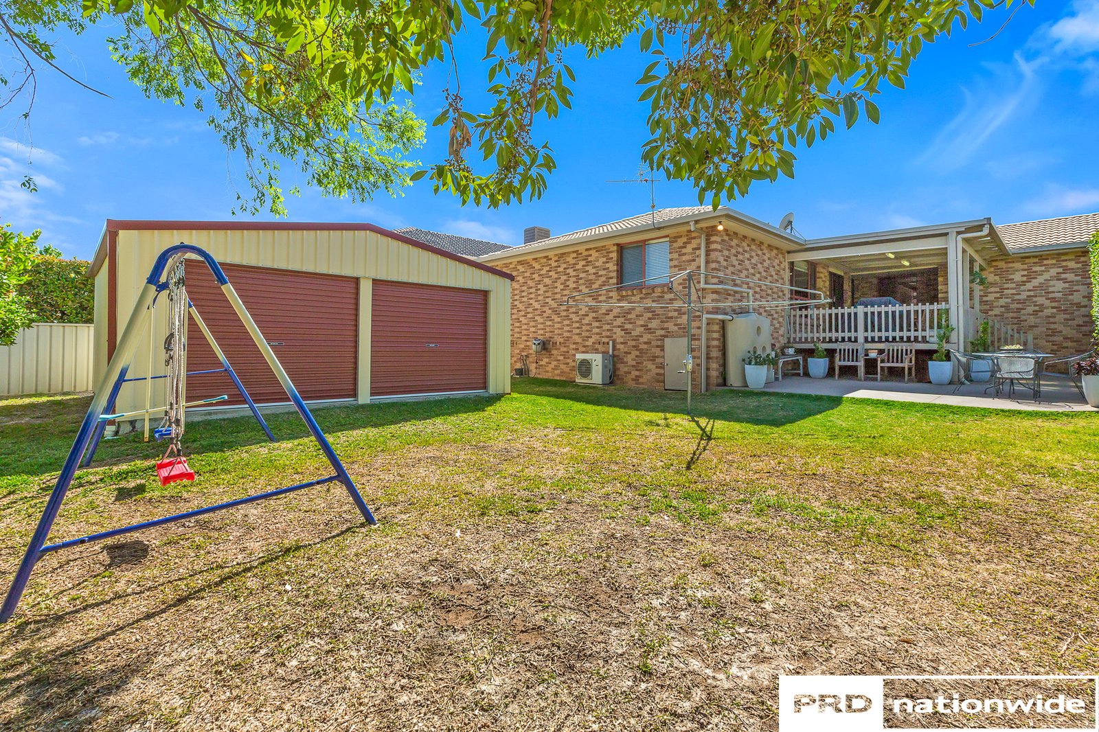 8 Dibar Drive TAMWORTH 23