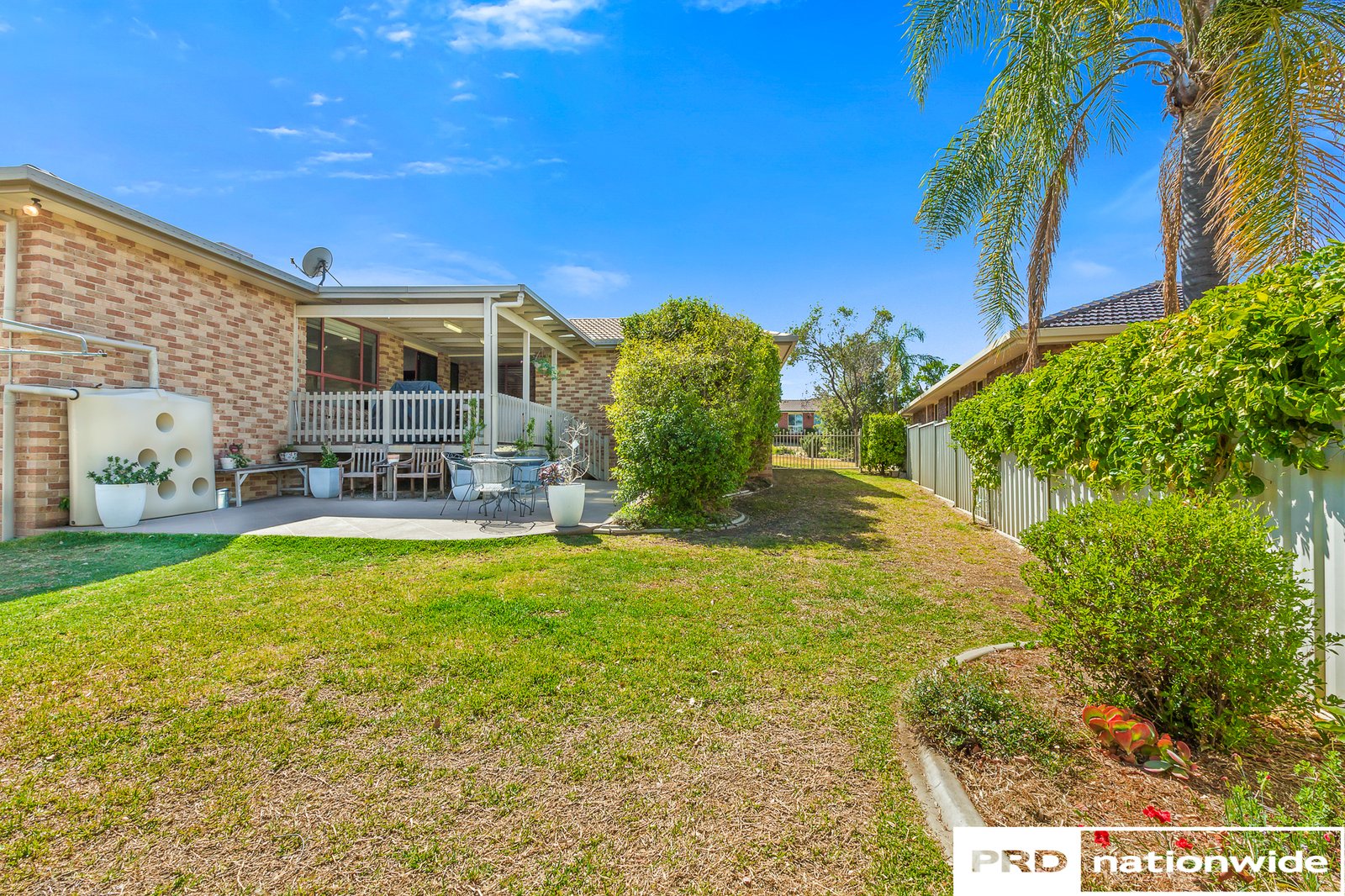 8 Dibar Drive TAMWORTH 24